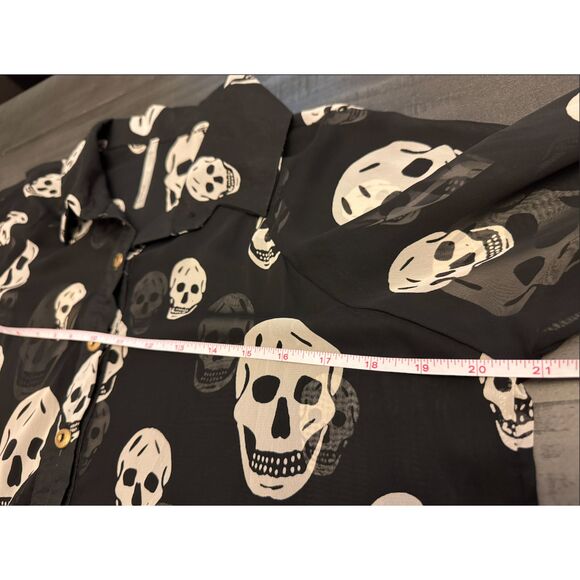 Mona B Sheer Skull Print Button Down Hi Lo Top- Sz M - Picture 6 of 10